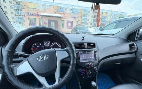 Hyundai Solaris II рестайлинг, 2013 год, 899 999 рублей, 16 фотография