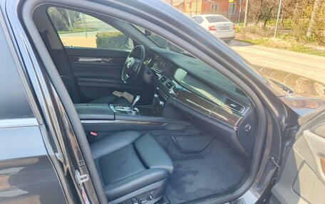 BMW 7 серия, 2009 год, 715 000 рублей, 13 фотография