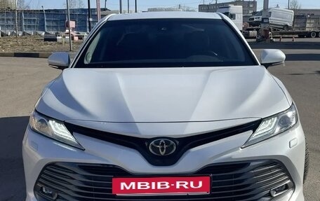Toyota Camry, 2020 год, 3 000 000 рублей, 4 фотография