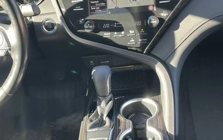 Toyota Camry, 2020 год, 3 000 000 рублей, 15 фотография