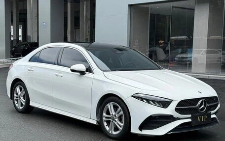 Mercedes-Benz A-Класс, 2022 год, 1 650 000 рублей, 3 фотография