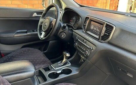 KIA Sportage IV рестайлинг, 2018 год, 2 000 000 рублей, 12 фотография