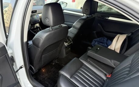 Skoda Superb III рестайлинг, 2018 год, 1 650 000 рублей, 8 фотография