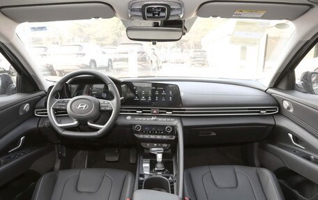 Hyundai Elantra, 2025 год, 2 342 000 рублей, 24 фотография