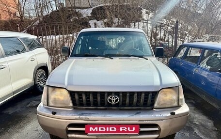 Toyota Land Cruiser Prado 90 рестайлинг, 1998 год, 745 000 рублей, 3 фотография