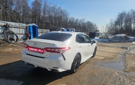 Toyota Camry, 2020 год, 2 000 000 рублей, 2 фотография