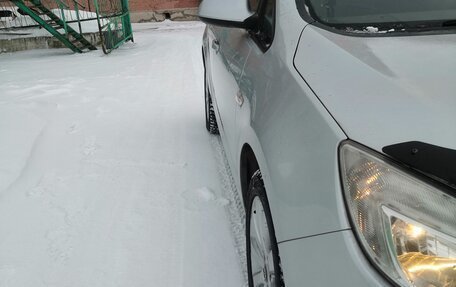 Opel Astra J, 2011 год, 765 000 рублей, 3 фотография