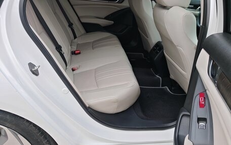 Honda Accord IX рестайлинг, 2018 год, 2 050 000 рублей, 16 фотография