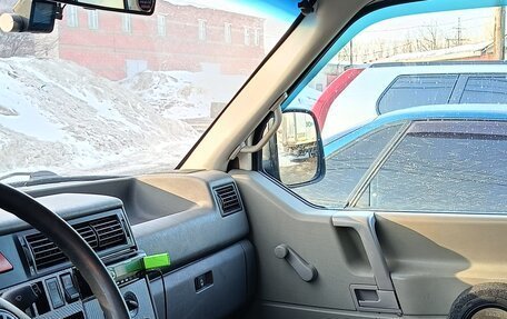 Volkswagen Transporter T4, 2003 год, 670 000 рублей, 8 фотография