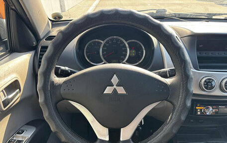 Mitsubishi L200 IV рестайлинг, 2011 год, 1 100 000 рублей, 9 фотография