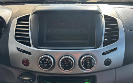 Mitsubishi L200 IV рестайлинг, 2011 год, 1 100 000 рублей, 10 фотография