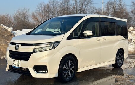 Honda Stepwgn IV, 2019 год, 2 449 000 рублей, 2 фотография