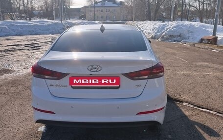 Hyundai Elantra VI рестайлинг, 2018 год, 1 600 000 рублей, 5 фотография