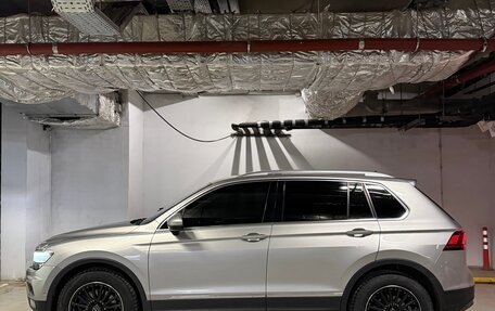 Volkswagen Tiguan II, 2017 год, 2 300 000 рублей, 2 фотография