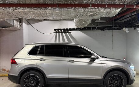 Volkswagen Tiguan II, 2017 год, 2 300 000 рублей, 3 фотография