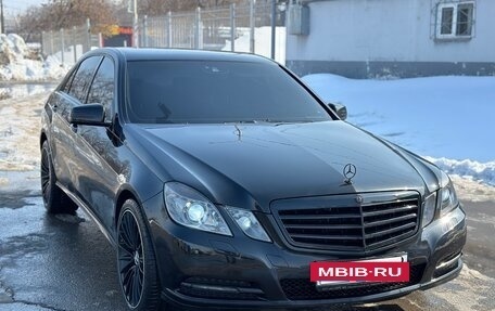 Mercedes-Benz E-Класс, 2011 год, 1 580 000 рублей, 3 фотография