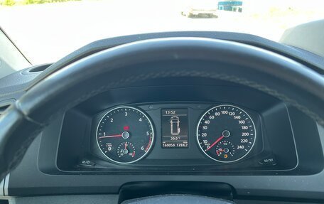 Volkswagen Multivan T6 рестайлинг, 2016 год, 3 800 000 рублей, 12 фотография