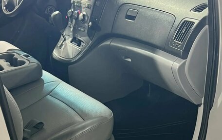 Hyundai Grand Starex Grand Starex I рестайлинг 2, 2012 год, 1 855 000 рублей, 9 фотография