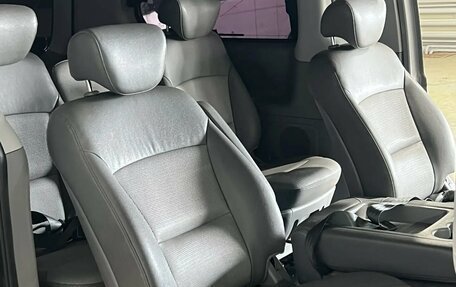 Hyundai Grand Starex Grand Starex I рестайлинг 2, 2012 год, 1 855 000 рублей, 17 фотография