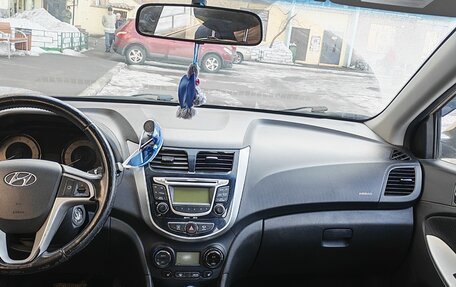 Hyundai Solaris II рестайлинг, 2012 год, 1 000 000 рублей, 1 фотография