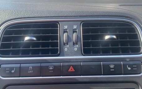 Volkswagen Polo VI (EU Market), 2012 год, 980 000 рублей, 23 фотография