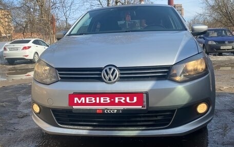 Volkswagen Polo VI (EU Market), 2012 год, 980 000 рублей, 26 фотография