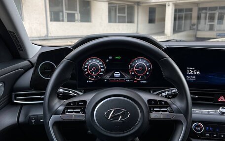 Hyundai Elantra, 2022 год, 1 850 000 рублей, 9 фотография