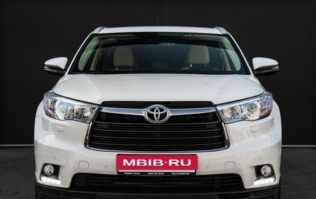 Toyota Highlander III, 2014 год, 3 850 000 рублей, 2 фотография