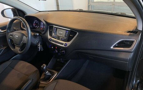 Hyundai Solaris II рестайлинг, 2018 год, 1 300 000 рублей, 12 фотография