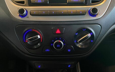 Hyundai Solaris II рестайлинг, 2018 год, 1 300 000 рублей, 15 фотография