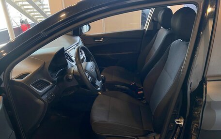 Hyundai Solaris II рестайлинг, 2018 год, 1 300 000 рублей, 16 фотография