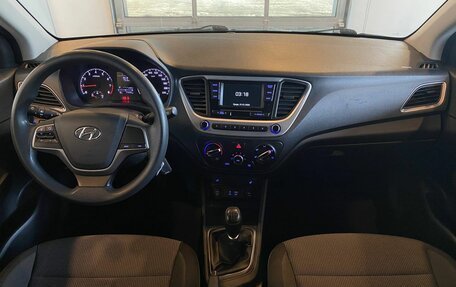 Hyundai Solaris II рестайлинг, 2018 год, 1 300 000 рублей, 9 фотография