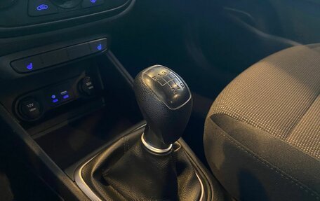 Hyundai Solaris II рестайлинг, 2018 год, 1 300 000 рублей, 31 фотография