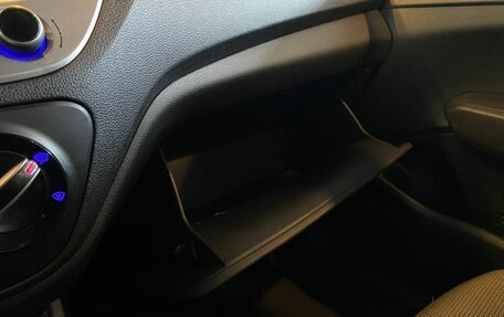 Hyundai Solaris II рестайлинг, 2018 год, 1 300 000 рублей, 30 фотография