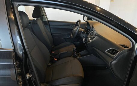 Hyundai Solaris II рестайлинг, 2018 год, 1 300 000 рублей, 29 фотография