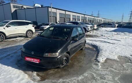 Fiat Punto III Punto Evo рестайлинг, 2000 год, 70 000 рублей, 1 фотография