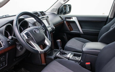 Toyota Land Cruiser Prado 150 рестайлинг 2, 2016 год, 4 288 000 рублей, 10 фотография