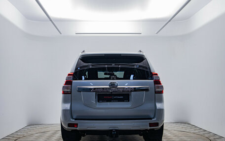 Toyota Land Cruiser Prado 150 рестайлинг 2, 2016 год, 4 288 000 рублей, 6 фотография