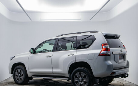 Toyota Land Cruiser Prado 150 рестайлинг 2, 2016 год, 4 288 000 рублей, 7 фотография