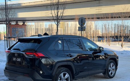 Toyota RAV4, 2022 год, 2 950 000 рублей, 5 фотография