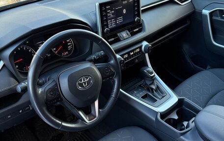 Toyota RAV4, 2022 год, 2 950 000 рублей, 7 фотография