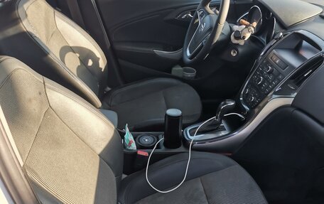 Opel Astra J, 2013 год, 600 000 рублей, 11 фотография