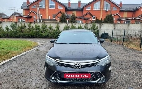Toyota Camry, 2017 год, 2 299 000 рублей, 2 фотография