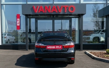 Toyota Camry, 2017 год, 2 250 000 рублей, 4 фотография