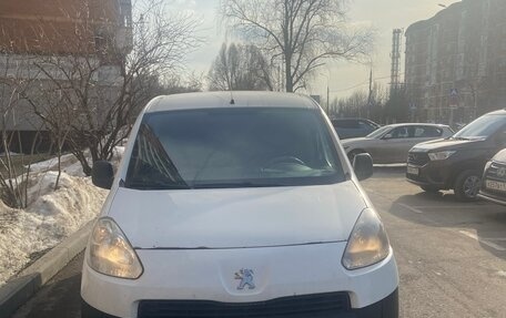 Peugeot Partner II рестайлинг 2, 2013 год, 650 000 рублей, 1 фотография