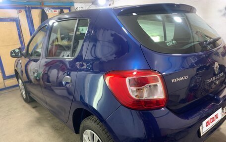Renault Sandero II рестайлинг, 2014 год, 650 000 рублей, 2 фотография
