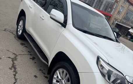 Toyota Land Cruiser Prado 150 рестайлинг 2, 2015 год, 3 300 000 рублей, 7 фотография