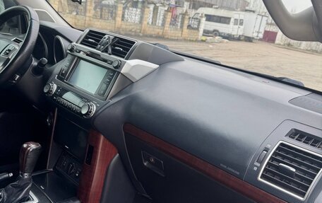 Toyota Land Cruiser Prado 150 рестайлинг 2, 2015 год, 3 300 000 рублей, 8 фотография