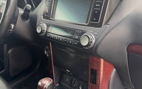 Toyota Land Cruiser Prado 150 рестайлинг 2, 2015 год, 3 300 000 рублей, 9 фотография