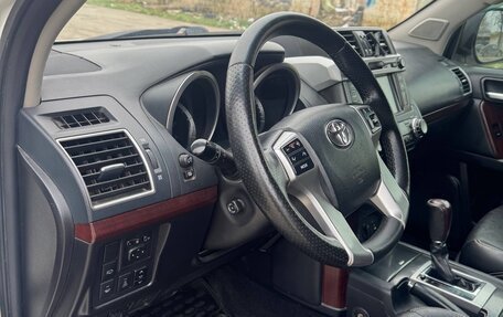 Toyota Land Cruiser Prado 150 рестайлинг 2, 2015 год, 3 300 000 рублей, 12 фотография